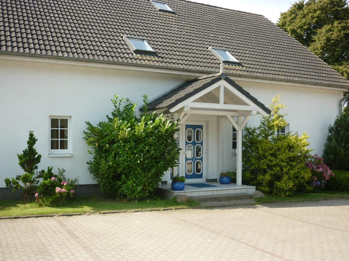 Pension Zum Leuchtturm Bastorf Exterior foto